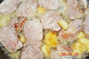 Medallones de solomillo de cerdo al whisky, marcar por todos lados