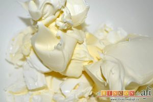 Chocotarta, añadir el queso mascarpone