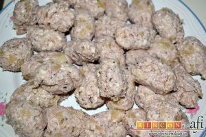 Croquetas de pulpo, montar las croquetas con la masa fría