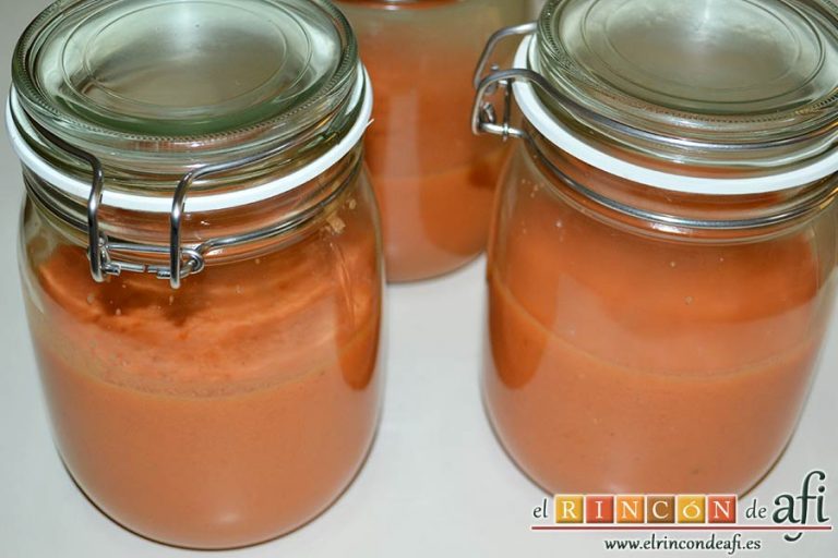 Gazpacho de tomates y sandía, puedes conservar el gazpacho en tarros herméticos