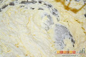 Tarta americana de arándanos, seguir batiendo unos minutos