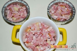 Muffins de huevo con pechuga de pavo o bacon y queso, hacer lo mismo si se usa bacon