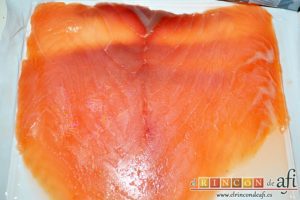 Pudin de salmón, preparar el salmón ahumado