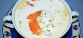 Crema noruega con salmón marinado y chantillí de lima
