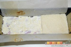 Croque cake de jamón y queso, extender encima una capa de la mezcla de bechamel y queso