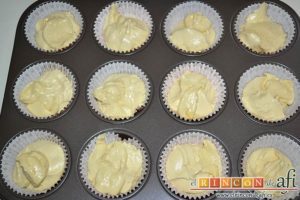 Cupcakes de cerezas al Kirsch, llenar las cápsulas a dos tercios de su capacidad como máximo