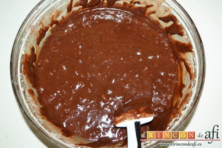 Cookies de chocolate brownie, mezclar bien