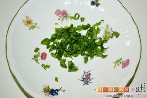Tortilla de albahaca, picarlas