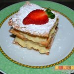 Hojaldre con crema pastelera y fresas