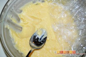 Hojaldre con crema pastelera y fresas, sacar la crema pastelera de la nevera