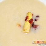 Sopa de espárragos blancos con puerro y cebolla