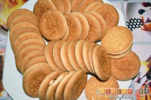 Galletas fritas con crema pastelera, coger las galletas que se vayan a utilizar