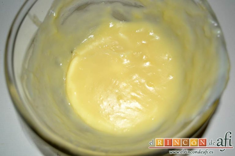 Conos de hojaldre rellenos con crema pastelera, preparar crema pastelera