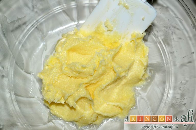 Galletas crujientes de mantequilla, mezclar bien hasta integrar