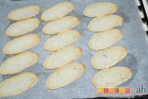 Paté de langostinos, tostar pan para acompañar