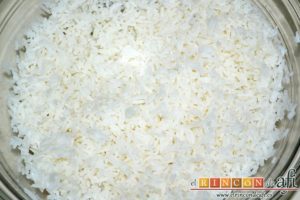 Ensalada de arroz con verduras, sacar el arroz de la nevera