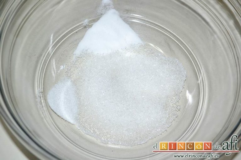 Pan de soda simple, añadir el azúcar, el bicarbonato y la sal