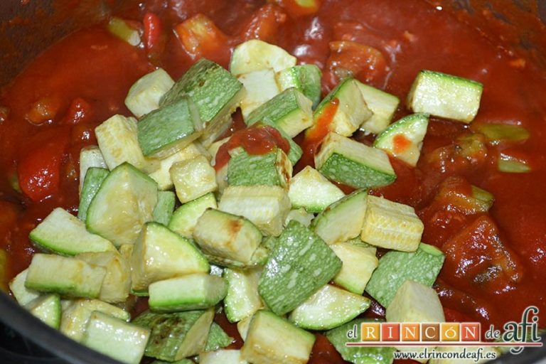 Pisto de verduras a la turca, añadir los calabacines