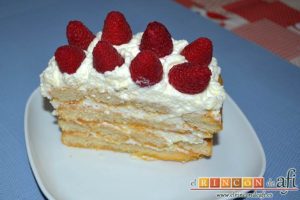Tiramisú de frambuesas con almíbar de naranja, sugerencia de presentación