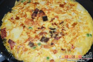 Tortilla a la paisana, hacerla por la otra cara