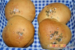 Pan de aceite con aroma de tomillo, sugerencia de presentación