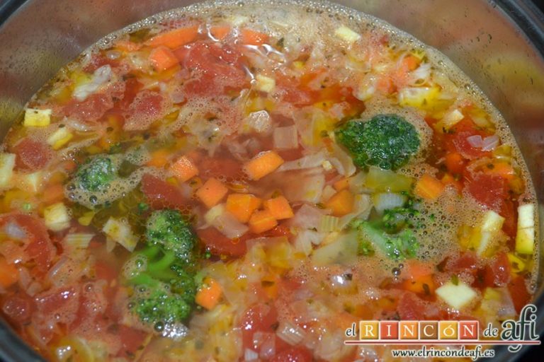Sopa minestrone estilo El Padrino, añadir el brócoli
