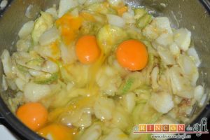 Zarangollo de Abarán, añadir al caldero