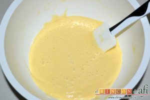 Cuadrados de tarta de queso, mezclar bien hasta integrar