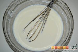 Crema de chocolate blanco al microondas, batir bien