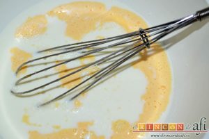 Flan de piña casero estilo Afi, añadir leche condensada y leche