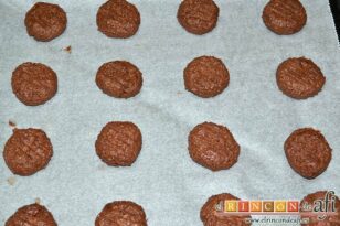 Biscuits afganos o Afghan biscuits, formar las galletas en la bandeja de horno
