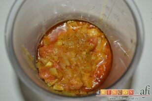 Currywurst, poner en un vaso de minipimer