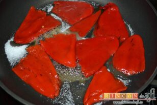 Filetes de atún rojo gratinados con mayonesa de pimientos del piquillo, dejar que caramelicen