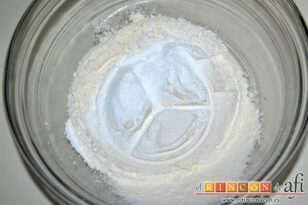 Pastel de coco con un toque de limón, en otro bol tamizar los ingredientes secos