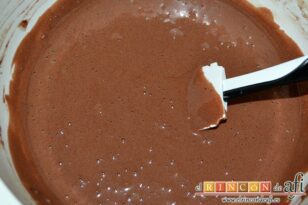 Bomba de chocolate y turrón, integrar con una lengua