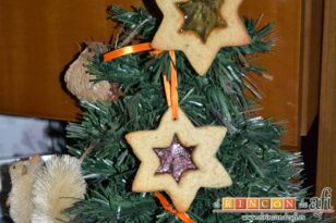 Galletas acristaladas, se pueden usar para decorar el árbol de Navidad