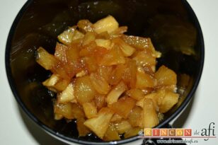 Empanadillas de hojaldre con manzana y canela, separar la manzana por un lado