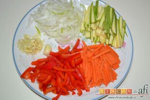 Atún al horno con verduras, preparar las verduras