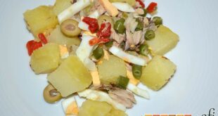 Ensaladilla de papas, verduras y filetes de caballa en aceite de oliva