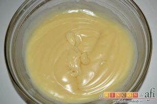 Bizcocho de yogur con crema pastelera, preparar crema pastelera