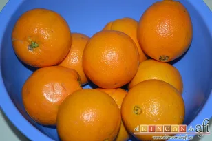 Flan de naranja sin huevos ni horno, preparar las naranjas
