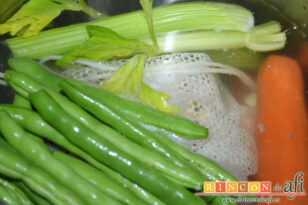 Guiso de garbanzos con verduras, receta paso a paso