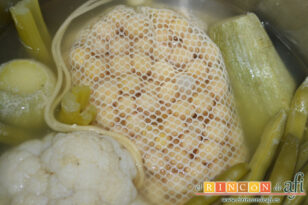 Guiso de garbanzos con verduras, receta paso a paso