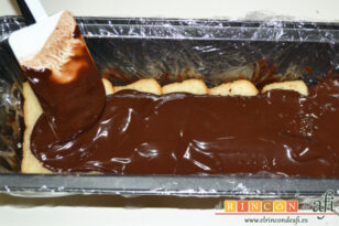 Bizcocho borracho de chocolate, receta paso a paso