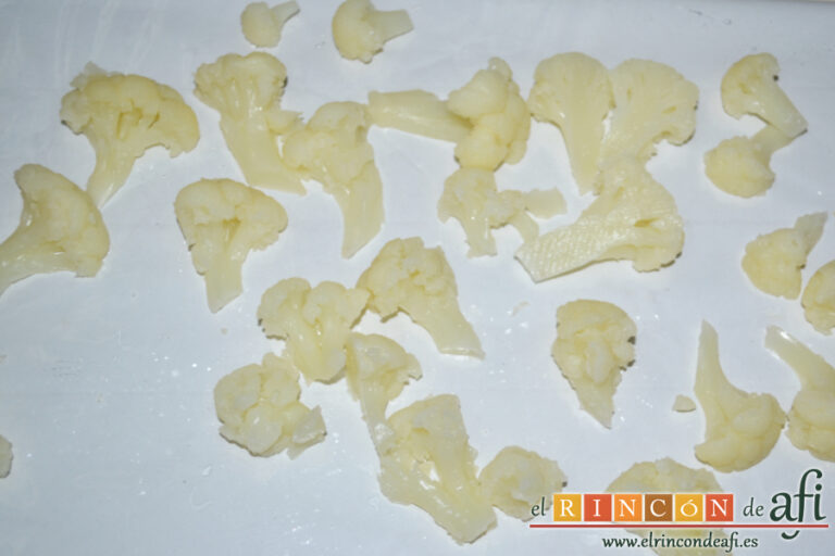 Coliflor con naranja, almendras y miel, receta paso a paso