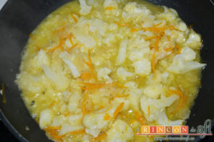 Coliflor con naranja, almendras y miel, receta paso a paso