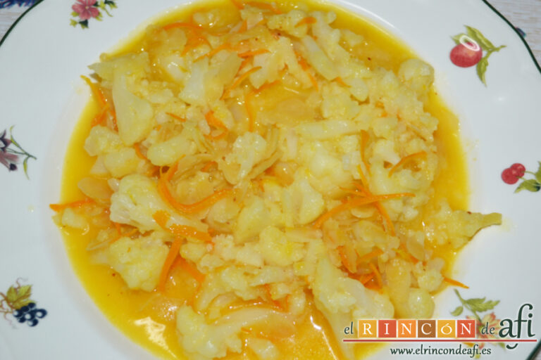 Coliflor con naranja, almendras y miel, sugerencia de presentación