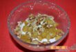 Trifle de manzana, crema de yogur y queso, miel y nueces