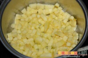 Trifle de manzana, crema de yogur y queso, miel y nueces, receta paso a paso