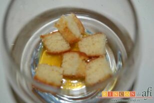 Trifle de manzana, crema de yogur y queso, miel y nueces, receta paso a paso
